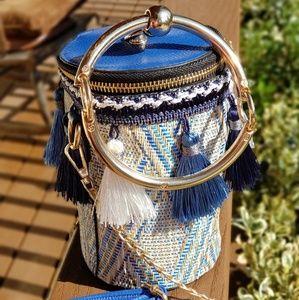 NWOT Bucket Straw Braided hand/shldr bag